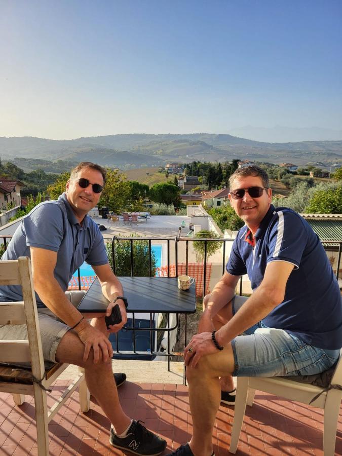 Sant'Omero Bed And Breakfast La Pecora Rosa מראה חיצוני תמונה