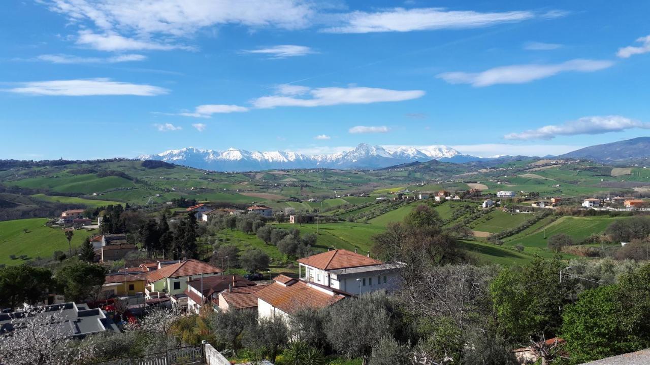 Sant'Omero Bed And Breakfast La Pecora Rosa מראה חיצוני תמונה