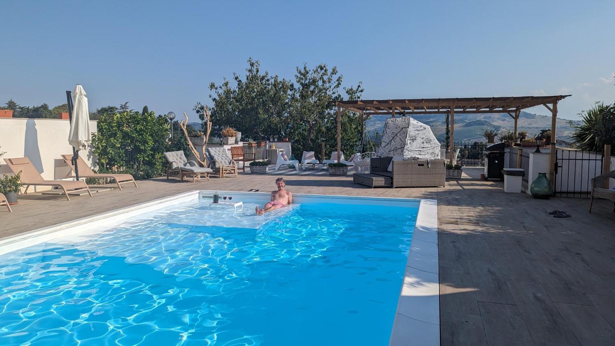 Sant'Omero Bed And Breakfast La Pecora Rosa מראה חיצוני תמונה